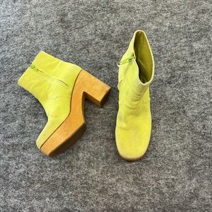 Charlotte Stone Stone Paz In Acid Lime Suede Wooden Sole Clog Boots Size 8